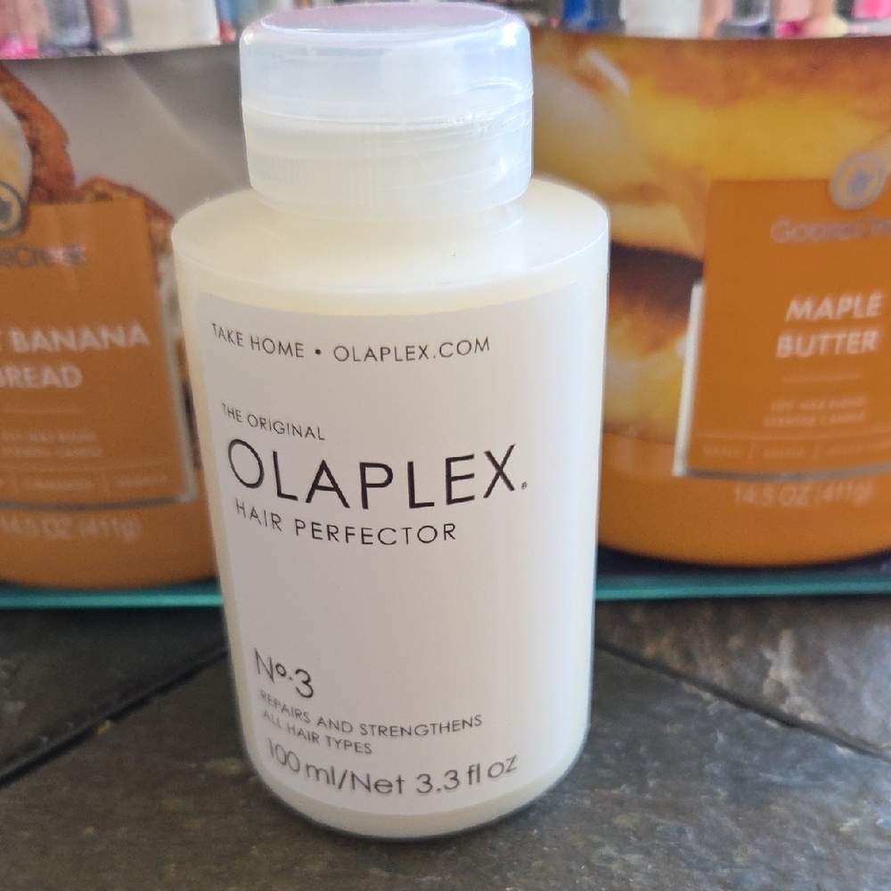 OLAPLEX No.3 Hair Perfector Bottle - White